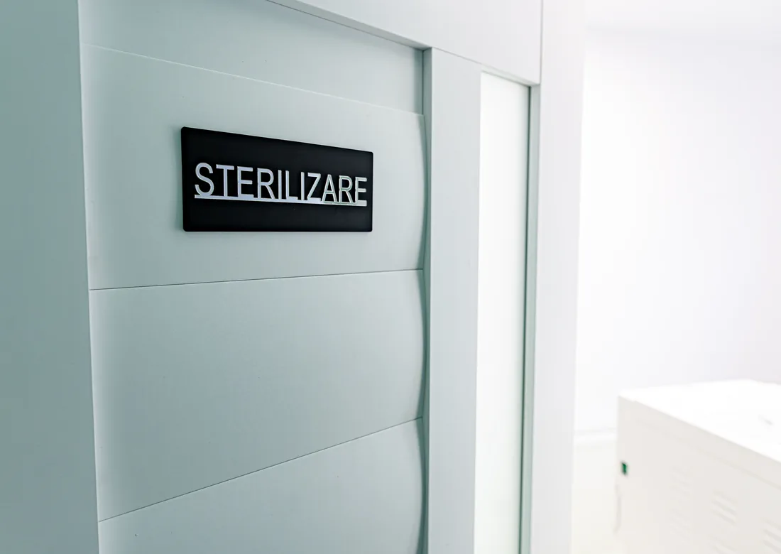 Zonă de sterilizare la clinica Re:Genera